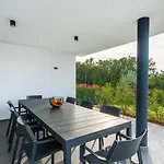 Villa Nura For 8 Persons Near Porec With 36 M2 Heated Pool, With Sauna & Sea View *