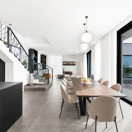 Nura For 8 Persons Near Porec With 36 M2 Heated Pool, With Sauna & Sea View * Kaštelir