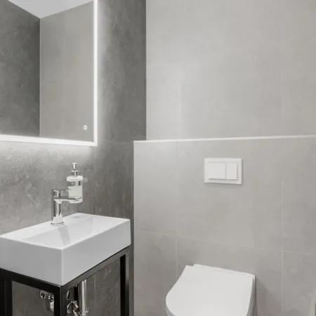 Nura For 8 Persons Near Porec With 36 M2 Heated Pool, With Sauna & Sea View Βίλα *