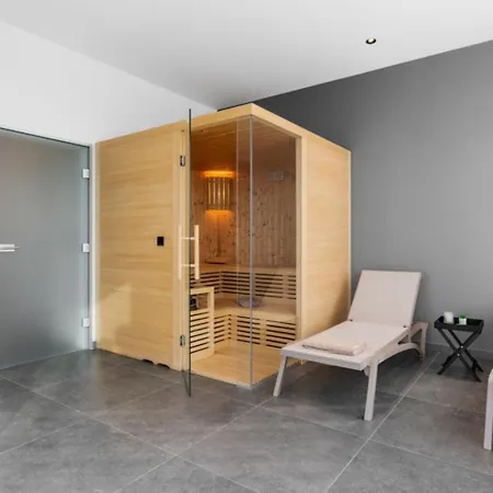 Villa Nura For 8 Persons Near Porec With 36 M2 Heated Pool, With Sauna & Sea View *