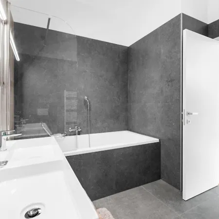Βίλα Nura For 8 Persons Near Porec With 36 M2 Heated Pool, With Sauna & Sea View